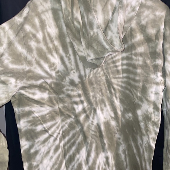 Across the pond tie dye green & white Hooded shirt | retro | mens tops - Picture 7 of 10